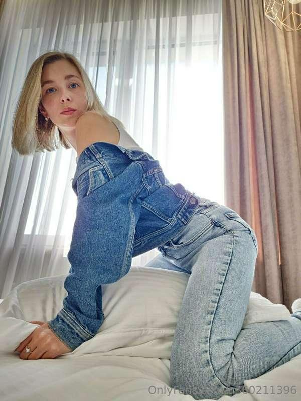 Do you like TV series? I love them too. Let's have sex😈🤤