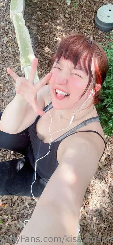 Texas heat 🥵🥵🥵🥵 who wanna mow my yard for me? As an added bo..