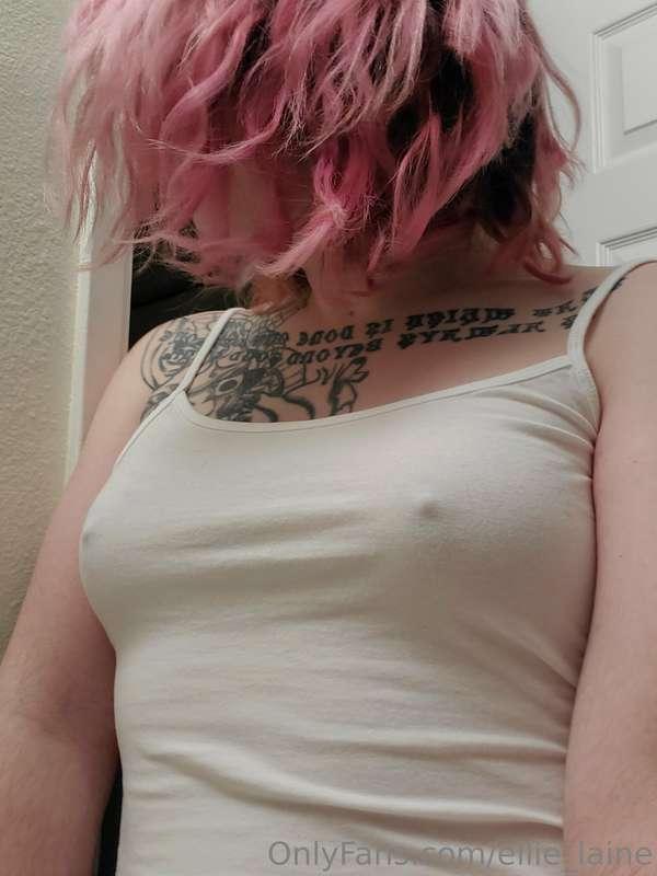 My nipples get so hard when it's cold 🙈
