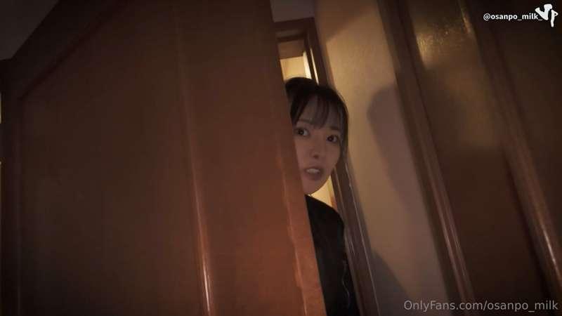 【Published today】
A man poses as a friend of her boyfriend a..