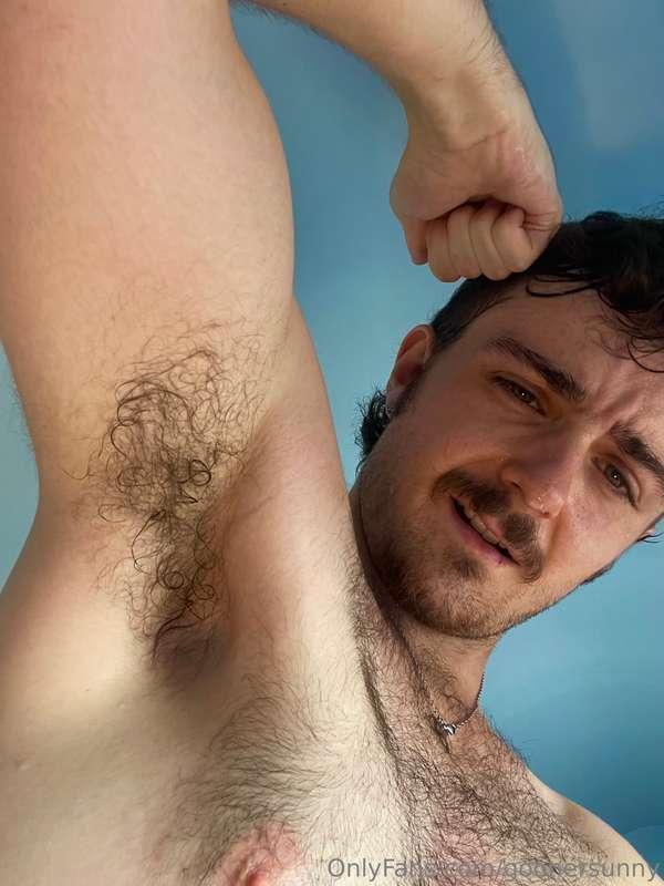 Sweaty pit 👅