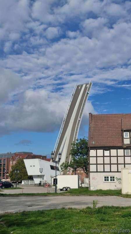 queen_nevia image #3