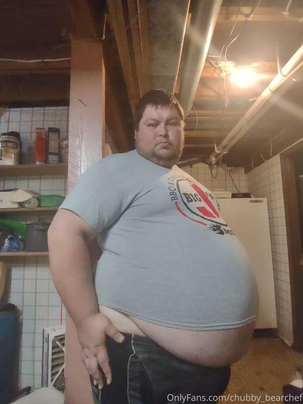 Tryed on an really old tee shirt, i still fit in an XL shirt..