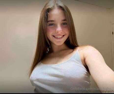 🔥𝐅𝐑𝐄𝐄🔥𝐅𝐑𝐄𝐄🔥𝐅𝐑𝐄𝐄🔥
This innocent cutie @leylashy loves to ride..