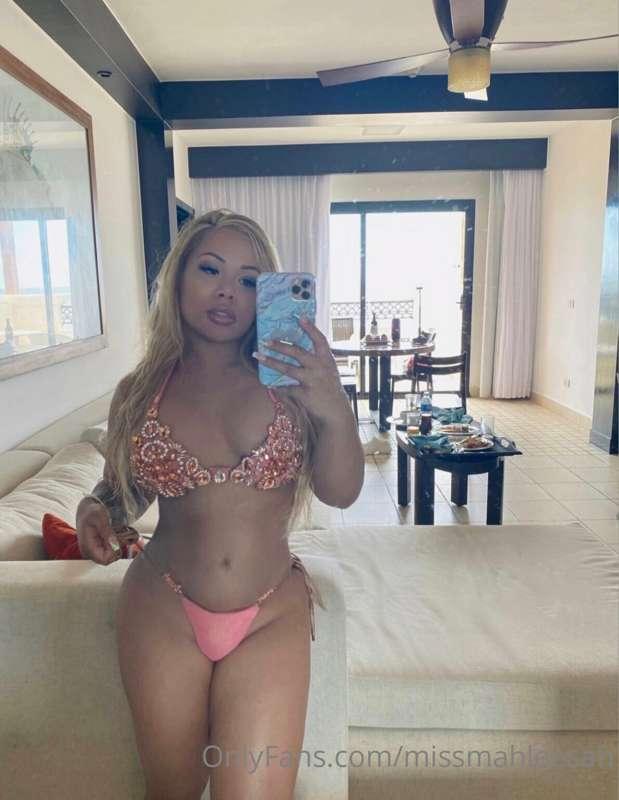 Morning 😍 let me take care of your morning wood 😍😈🔥