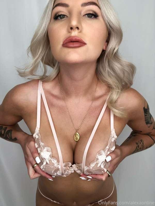 Some boobs fo today