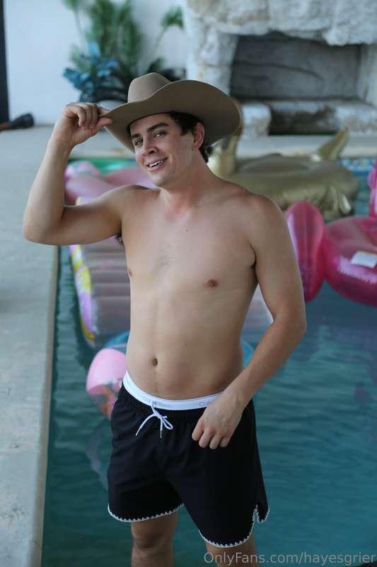 Morning y'all 😉💙 what do we have planned for today? Might go..