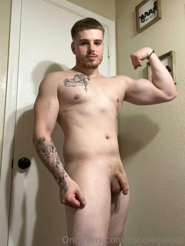 Make this soft cock hard baby😘