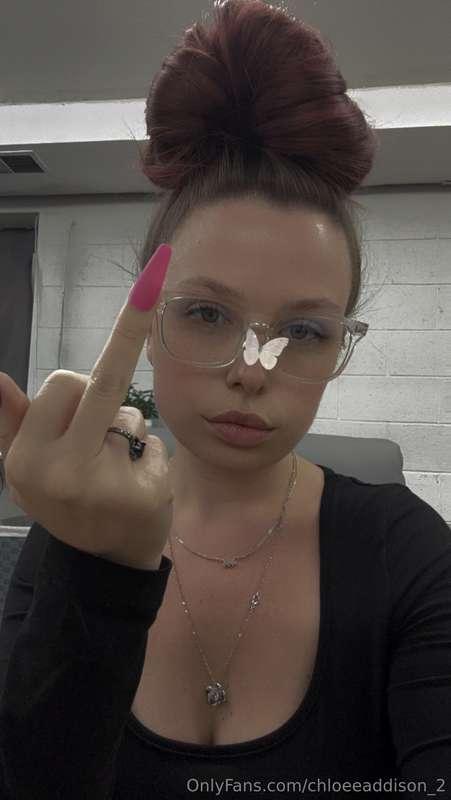 The only thing a loser like you deserves is my middle finger..