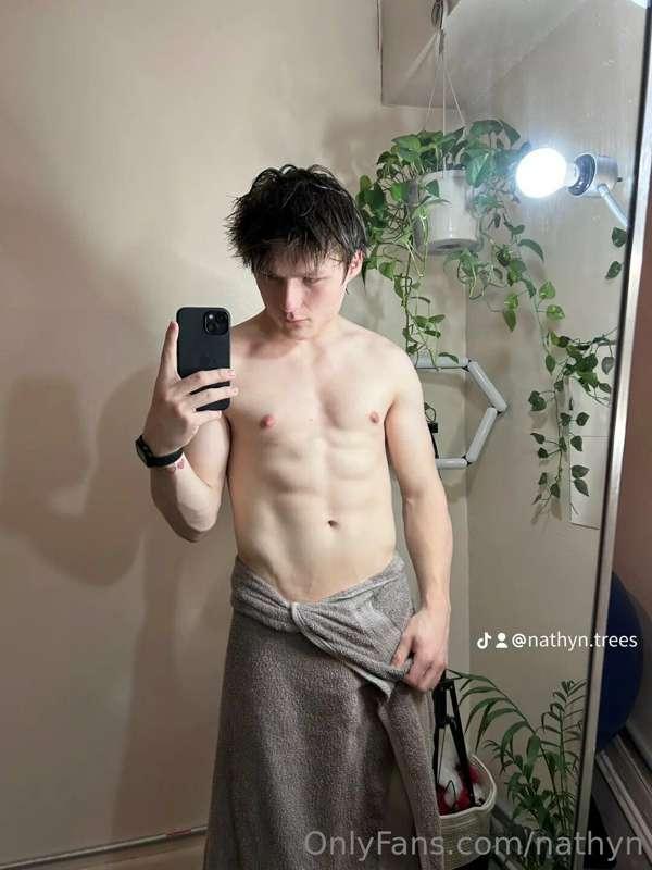 Should I drop the towel? DM me 😈