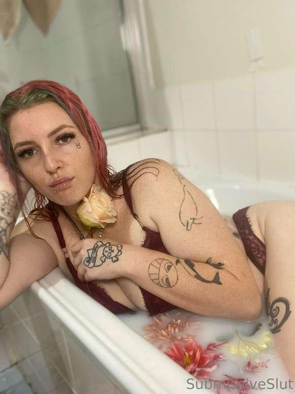 Sneak peak of my milk and flowers photo & video set dropping..