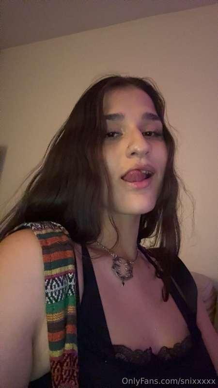 Do you even know what this tongue can do? 👅