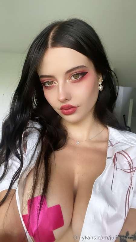 u busy rn??? 😏💋