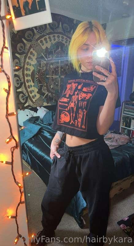 What do y’all think of my new shirt? I love going all out fo..