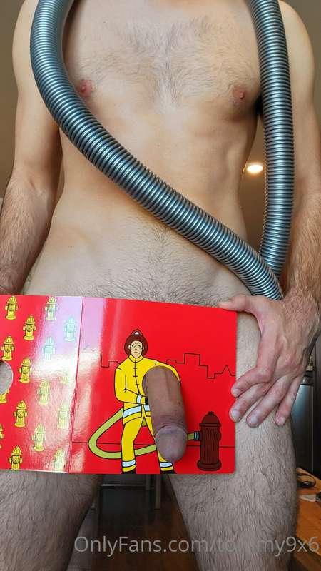 Do you prefer my hose or my muscular pose?

Part 2/3
