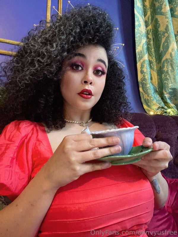 Went to a tea party and might have had too many peach Bellin..
