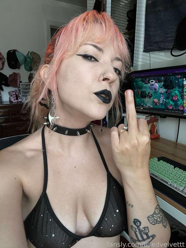 lilredvelvettt image #1