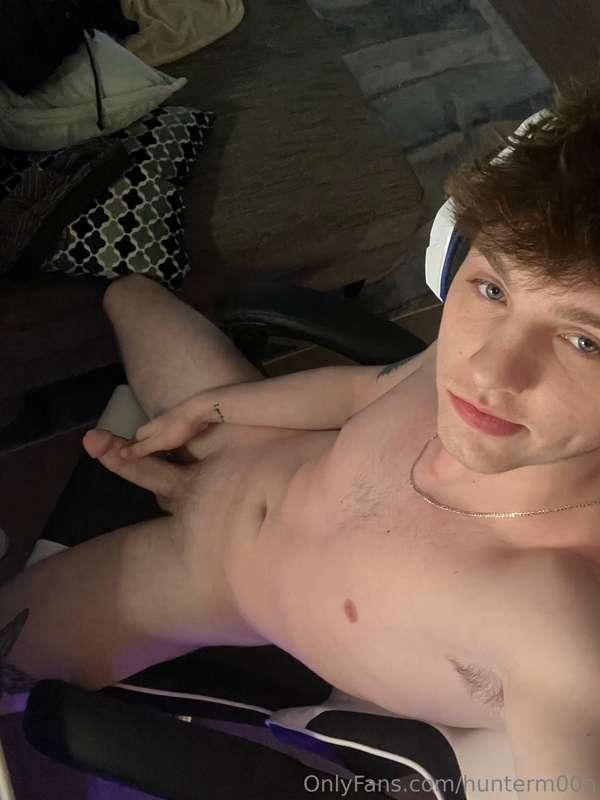 Gamer boy cock and balls heheh