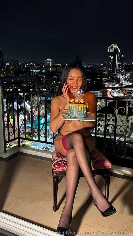 it's my birthday anyone who tip this post will get a surpris..