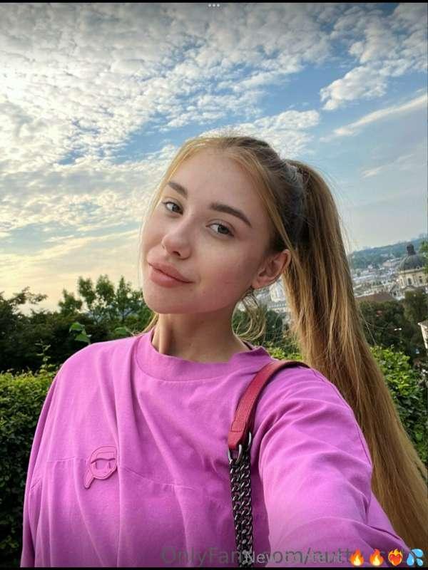 Free subscription for you sweet @nutty_cutie 💦💦💦
𝐻𝑖 𝑖𝑡’𝑠 𝐹𝑜𝑥..