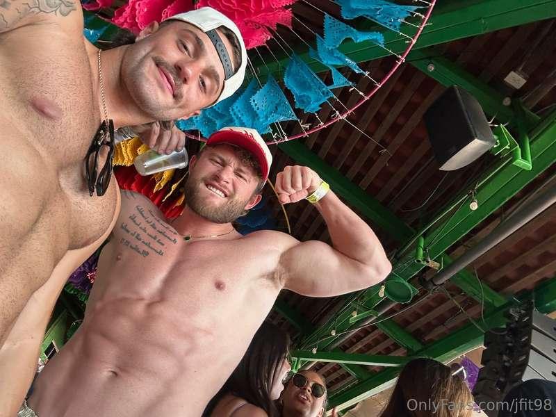 yea i’m drunkk as a motjerfucler rn 😂 i’m in cabo but we cou..