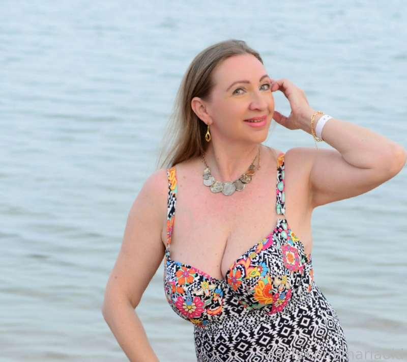 Tankini on the beach. #fyp #milf #gilf #bigboobs #bigtits #hugeboobs #hugetits #naturalboobs