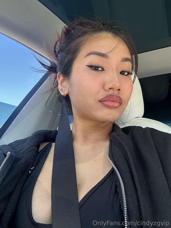 off to IN n OUT, who wants a 🍔?