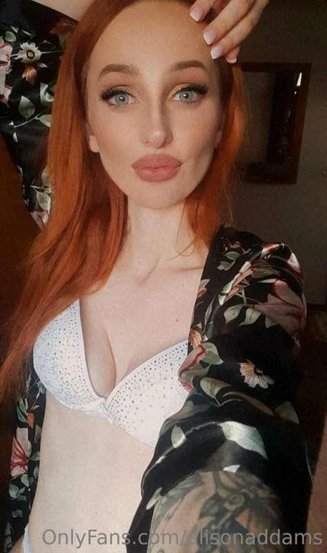 💋 wet pussy needs your face to sit in 💦🍑
Wanna give me a tas..