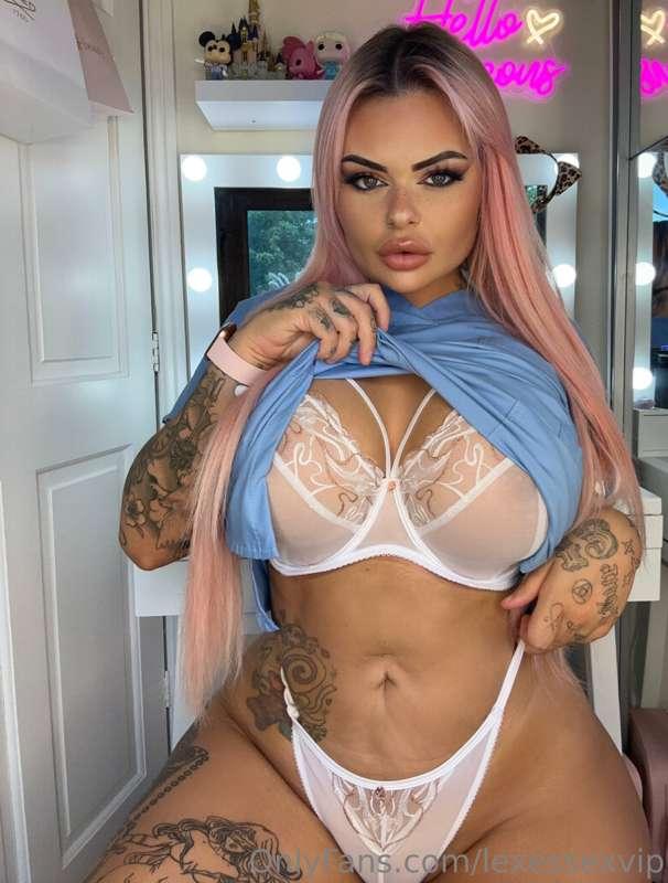 What colour bra and thong should I wear under my scrubs tomo..