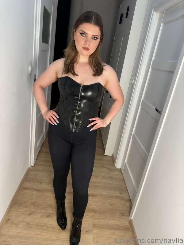 Leather corset and leggins 🥰🔥