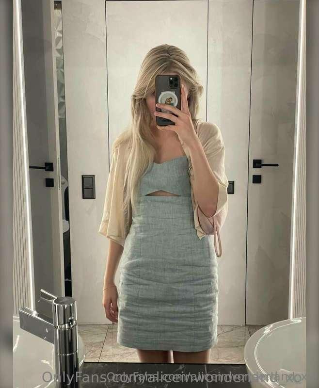 How do you like this dress on me? It's one of my favorites🥰