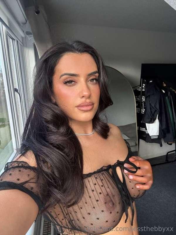 My eyes are up here...😍