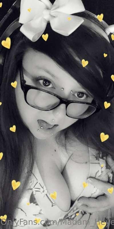 SURPRISE! IM LIVE!!! COME NETFLIX, TITTIES AND CHILL 💋♥️😅