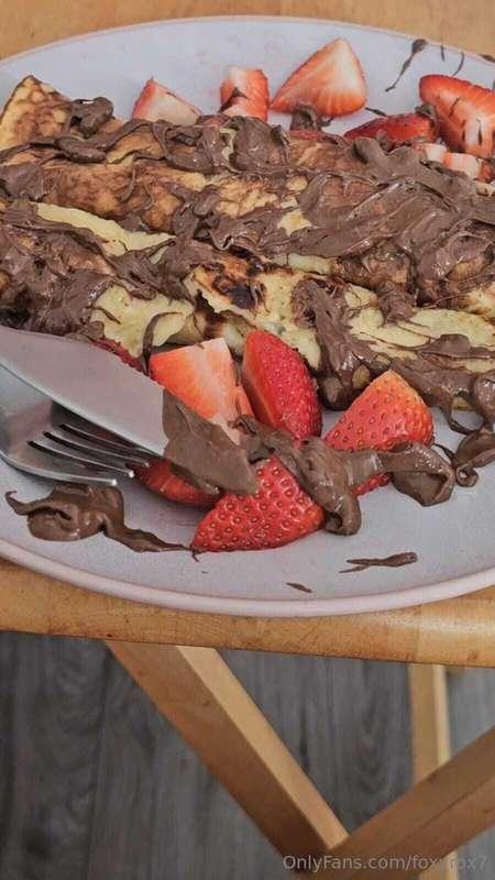 What a treat I got for breakfast yesterday..then the whipped..