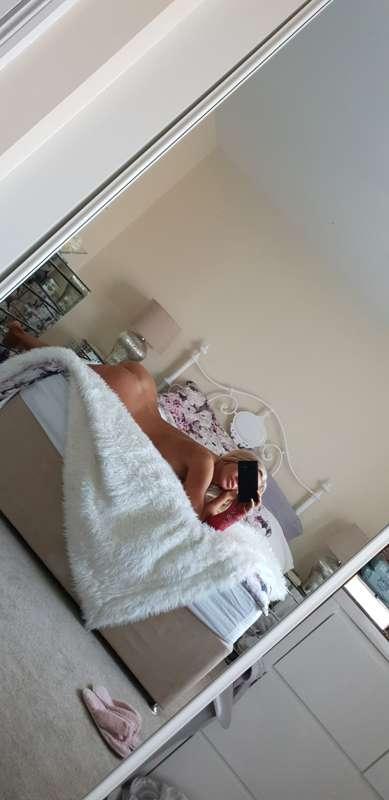 Naked posing... hopefully last day in cast xxxx