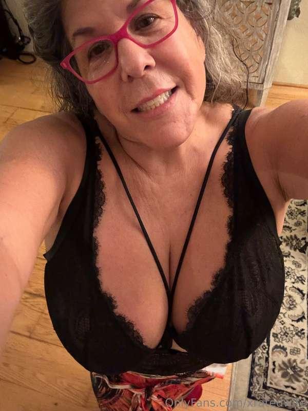 Was over visiting @karenfisher and my Boobs lost control in ..