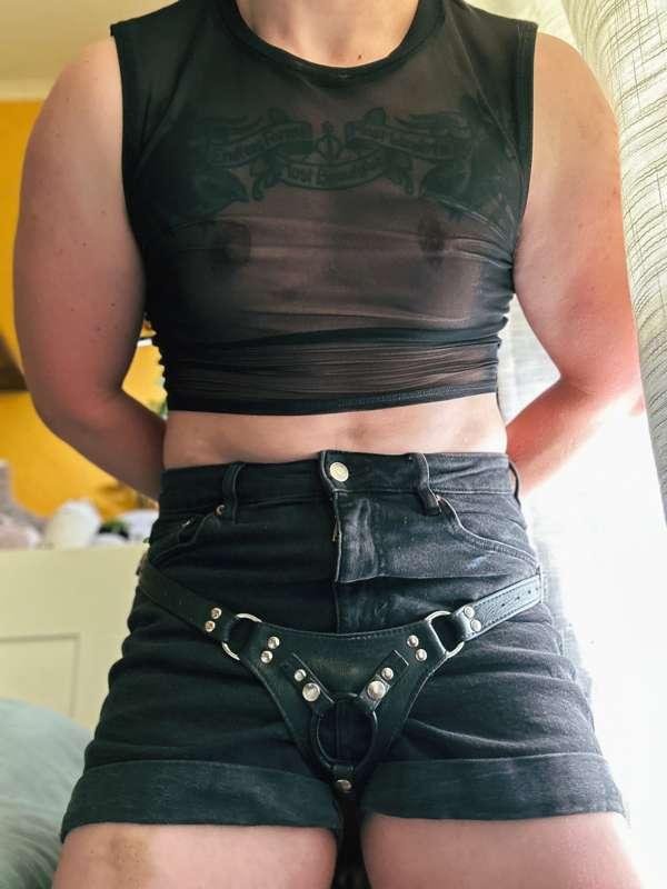 Happy Tuesday! T-dick just on snap today. 😋😉

👉🏻👉🏻https://on..