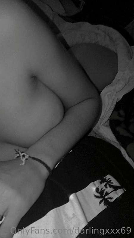 Vos y yo así en la cama, piensalo 😈🔥
