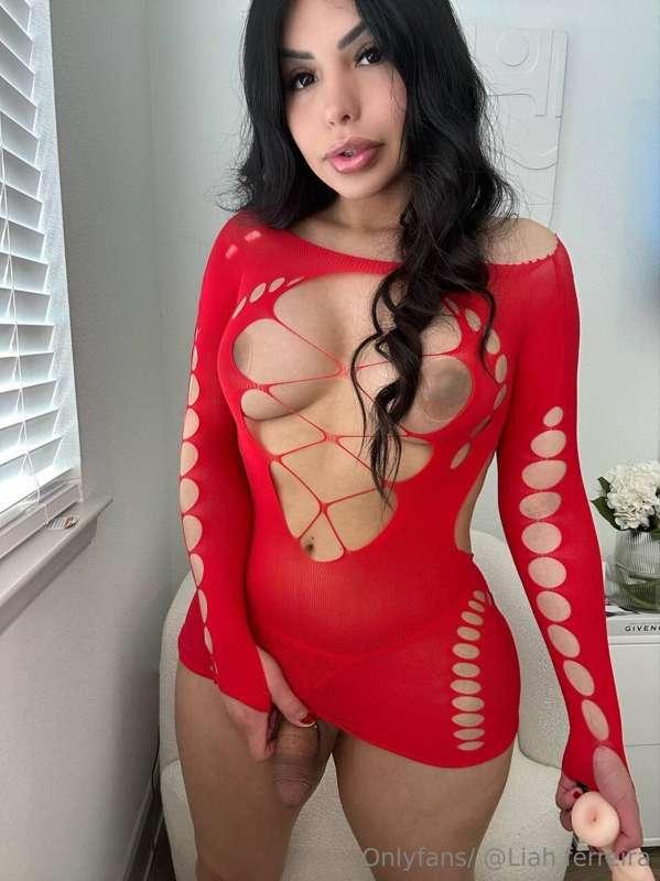 TS TO SUBSCRIBE NOW 🥵 
SHE’S ONLINE & WANTS TO FUCK! 😈

@its..