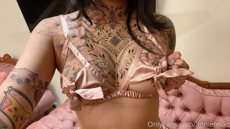How cute is this ribbon lingerie!!
