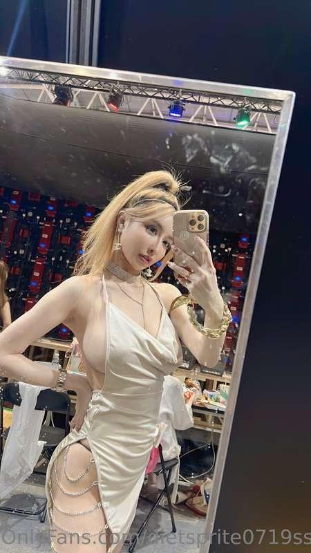 在JKF主持 
這種事交給我就對了😉