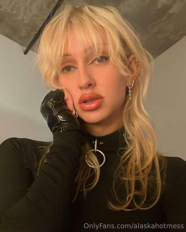 🖤 Message something dirty 