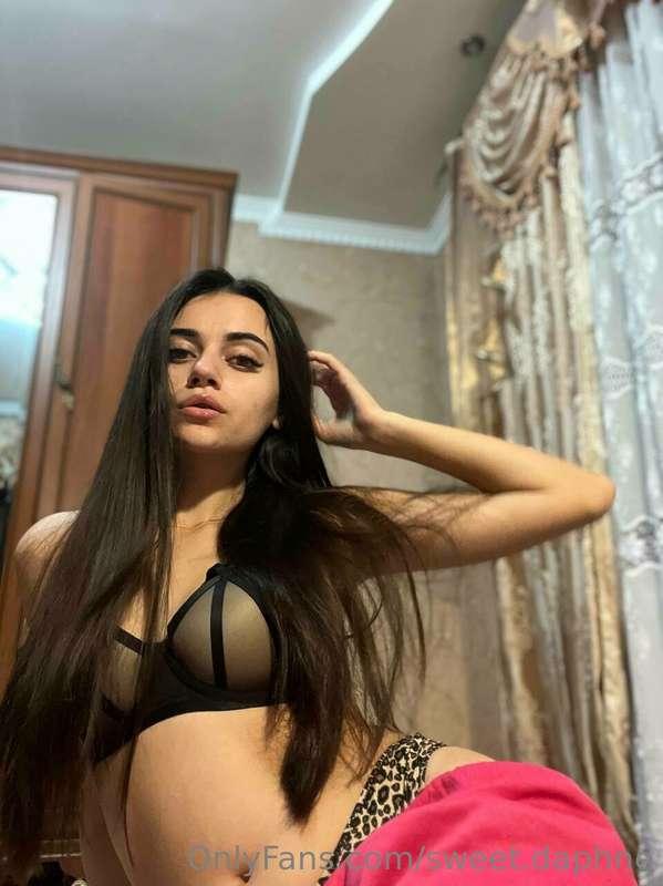 black bra or no bra? 🤔