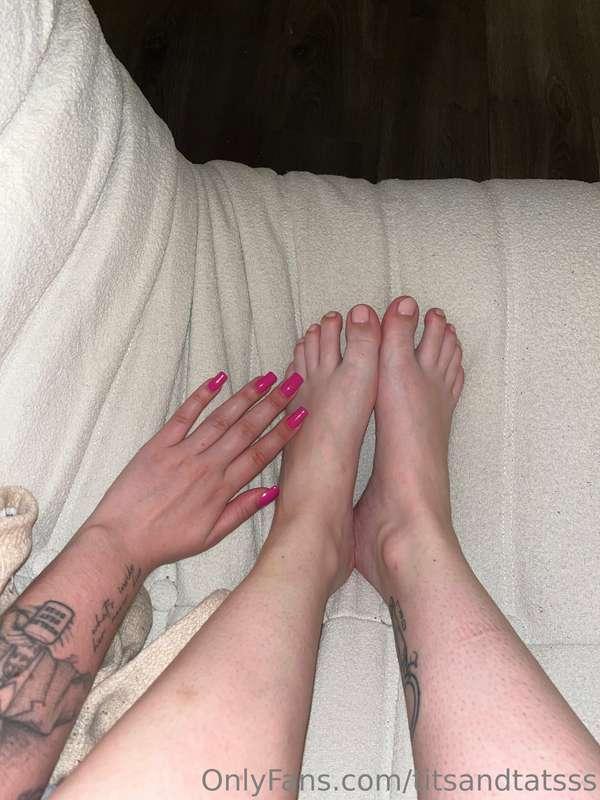 for my feet people 🦶🏻💅🏻💘
#freshset #manipedi