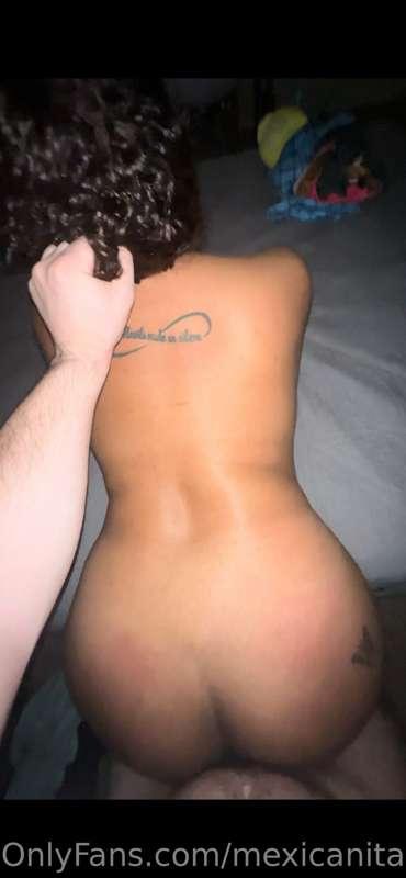 Reverse cowgirl ending with cum back shots 
Que rico 😋