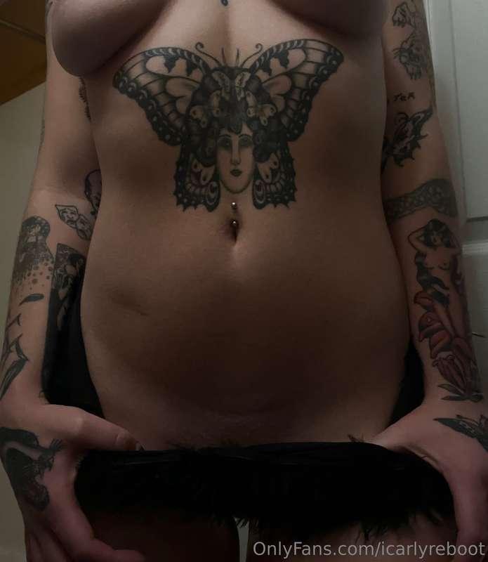 Thinking about getting another tummy tat 🙊