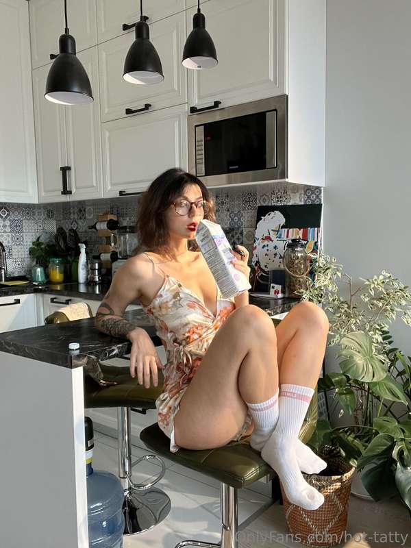 It's so hot outside☀️ I drink milk to cool down, how do you ..