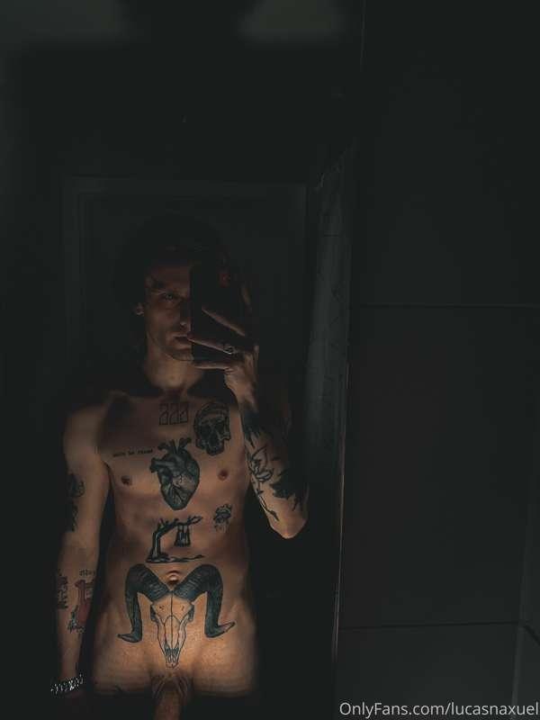 Quick photo after shower 💦