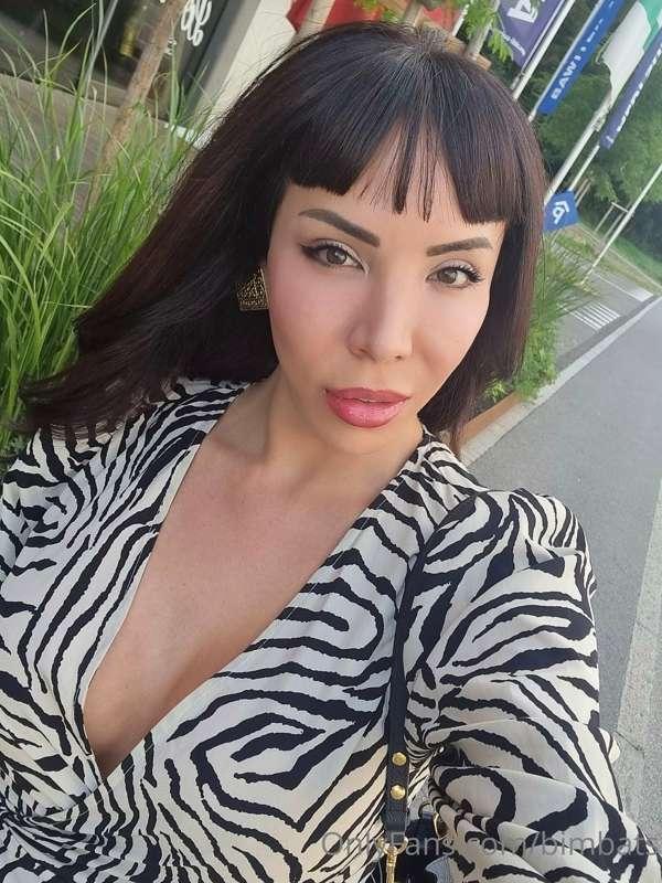 I'm going shopping and without Panties 🤭