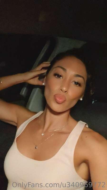Un besooooo to begin a delicious day 💋